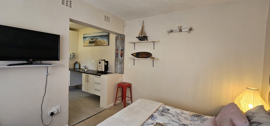 6 Bedroom Property for Sale in Gonubie Eastern Cape